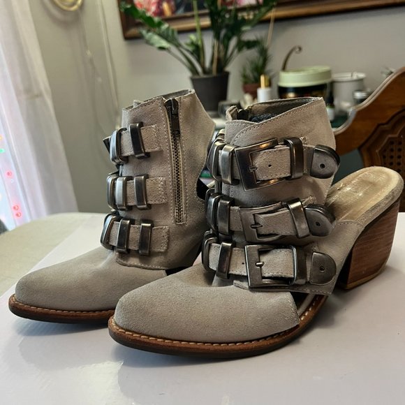 Jeffrey Campbell White Suede Tripoli Booties - Picture 3 of 5